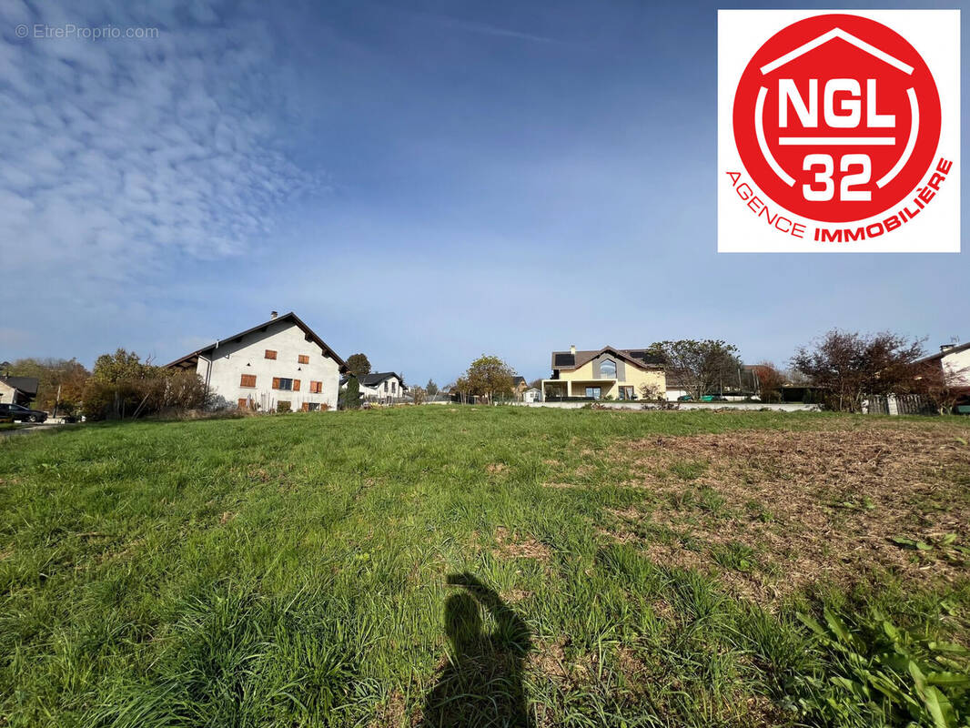 Terrain à GROISY