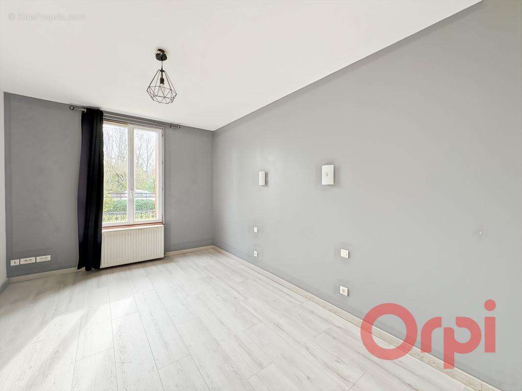 Maison à LA GUERCHE-SUR-L'AUBOIS