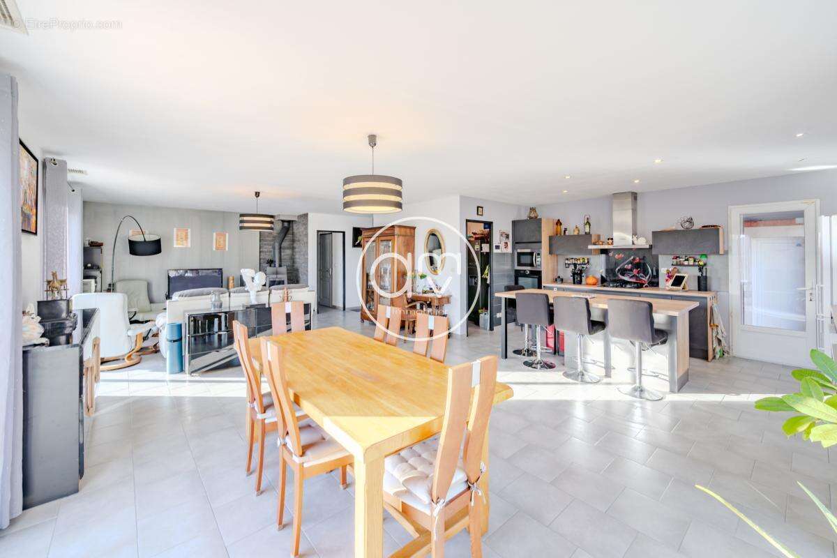 PIERREFEU DU VAR -  Quartier de Beauvais - Coup de coeur   Ma - photo 5