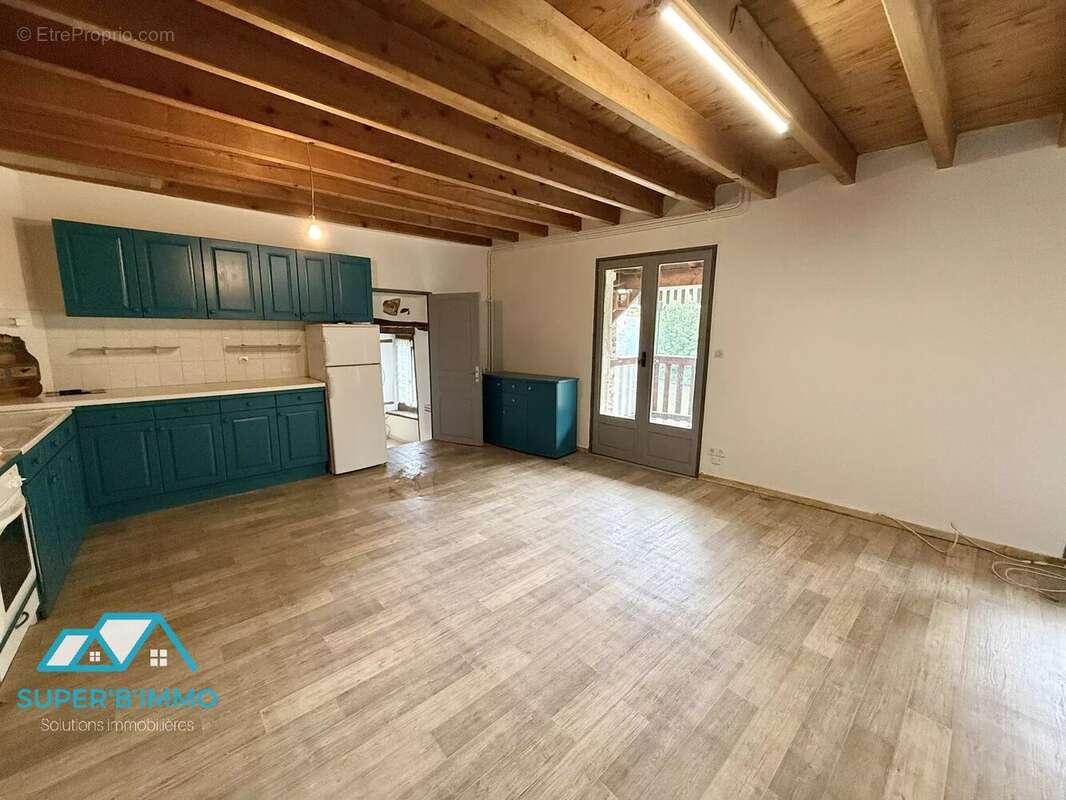 Maison à VILLENEUVE-D&#039;ALLIER