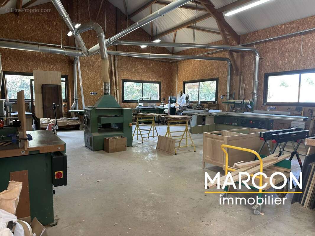 Atelier de menuiserie et ebenisterie - photo 2
