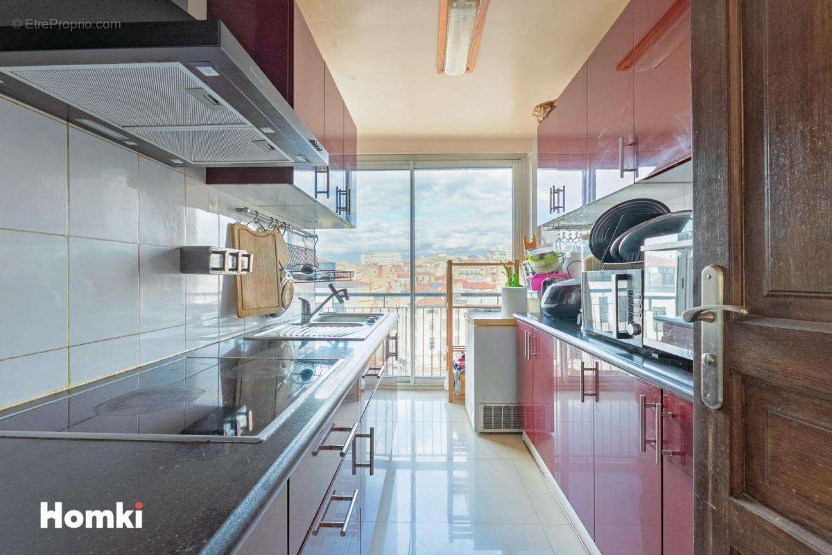 Appartement à MARSEILLE-1E