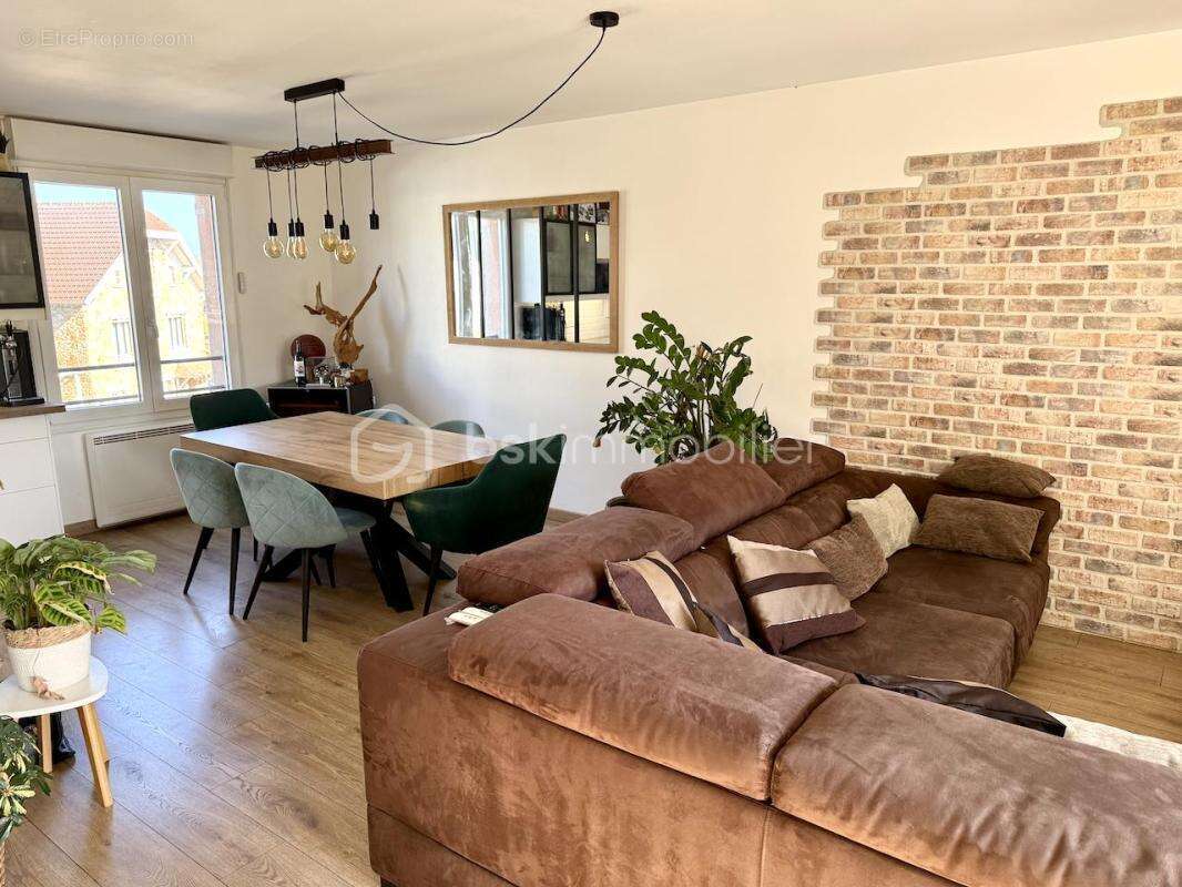 Appartement à SAULX-LES-CHARTREUX