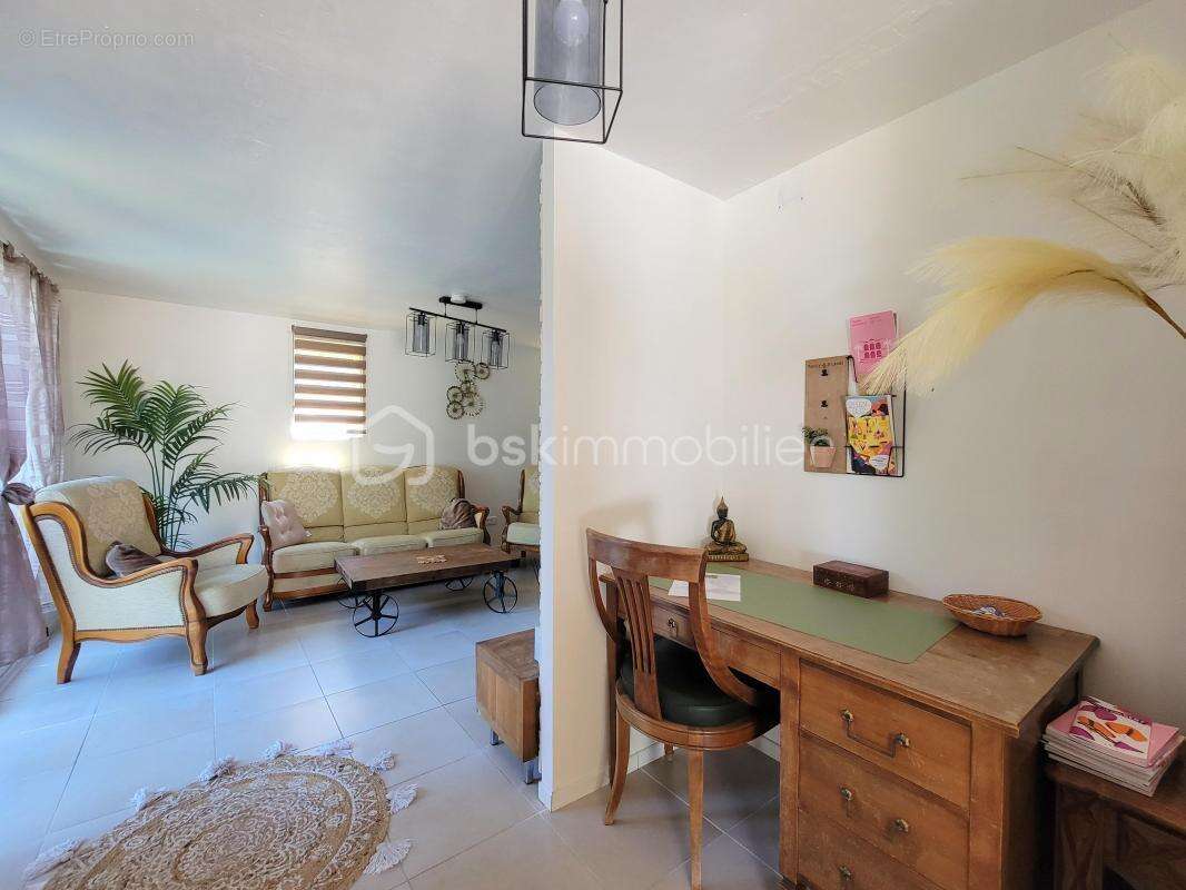 Maison à SOLLIES-TOUCAS