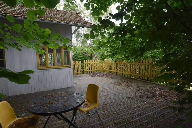 Maison à COURS-LA-VILLE