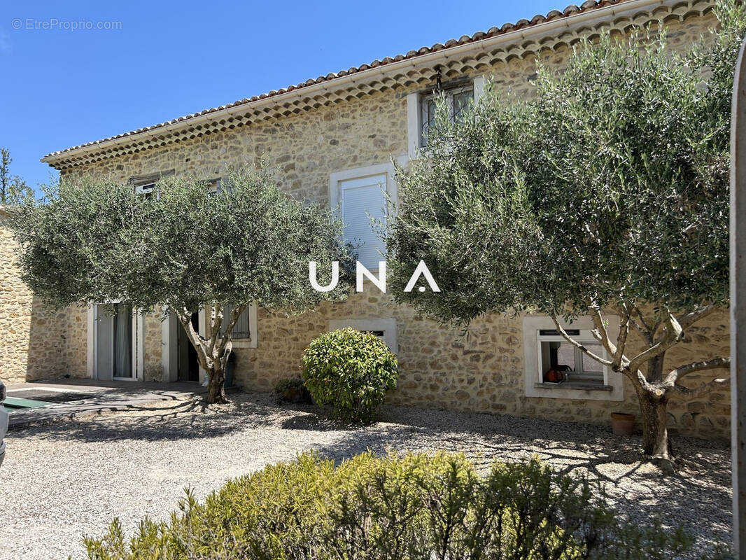 Maison à LAUDUN-L'ARDOISE