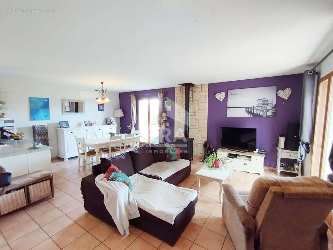 Maison à MOULIETS-ET-VILLEMARTIN