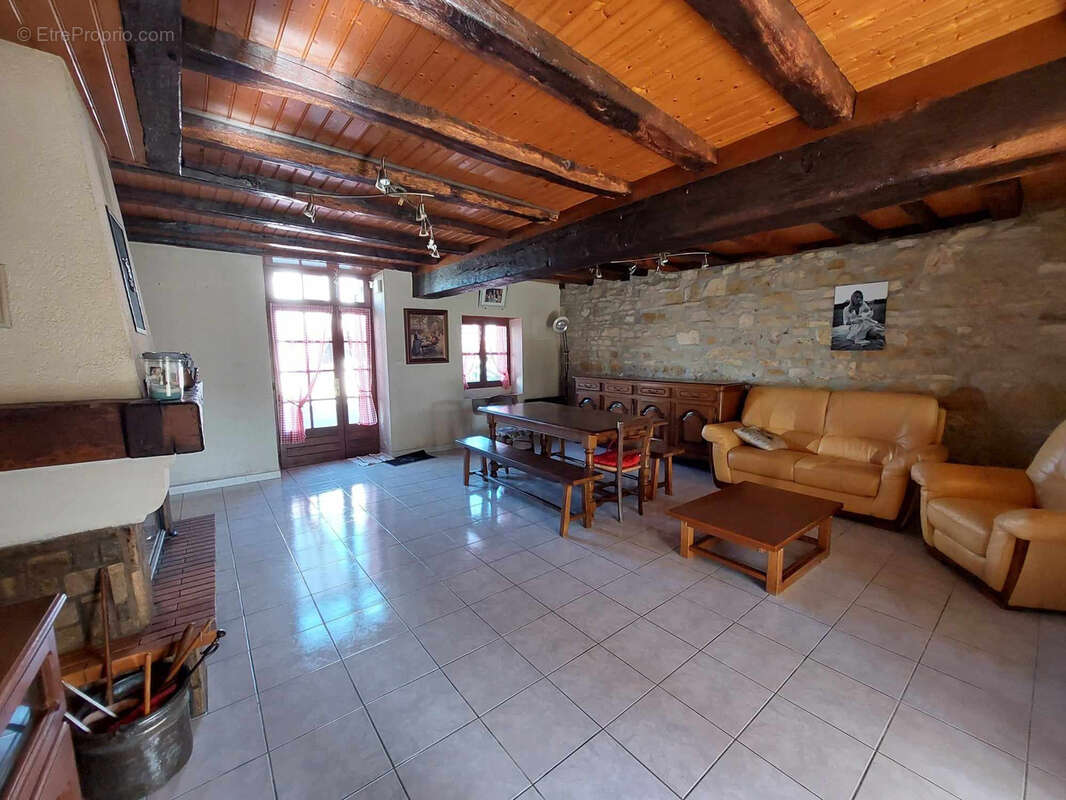 Maison à PRESSAC