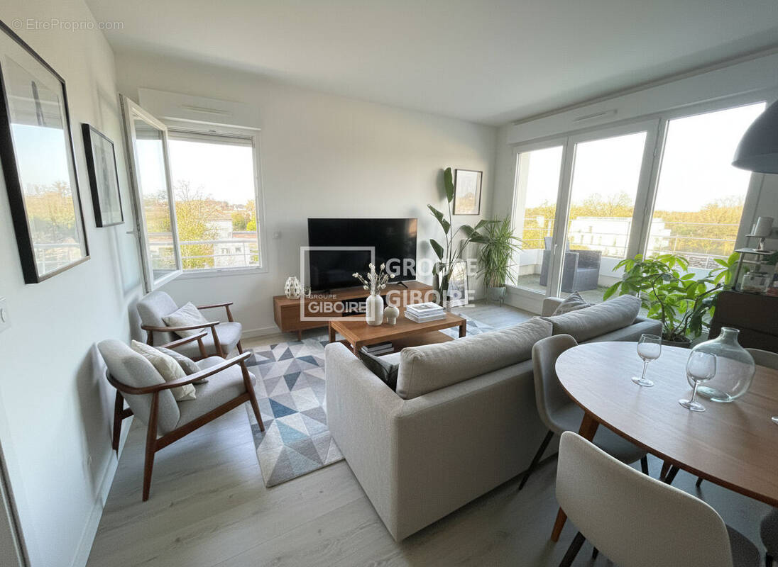 Appartement à VEZIN-LE-COQUET