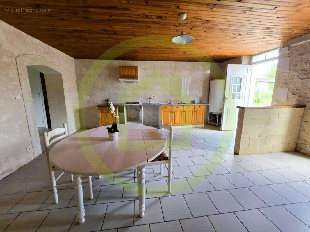 Maison à SAINT-CIERS-SUR-GIRONDE