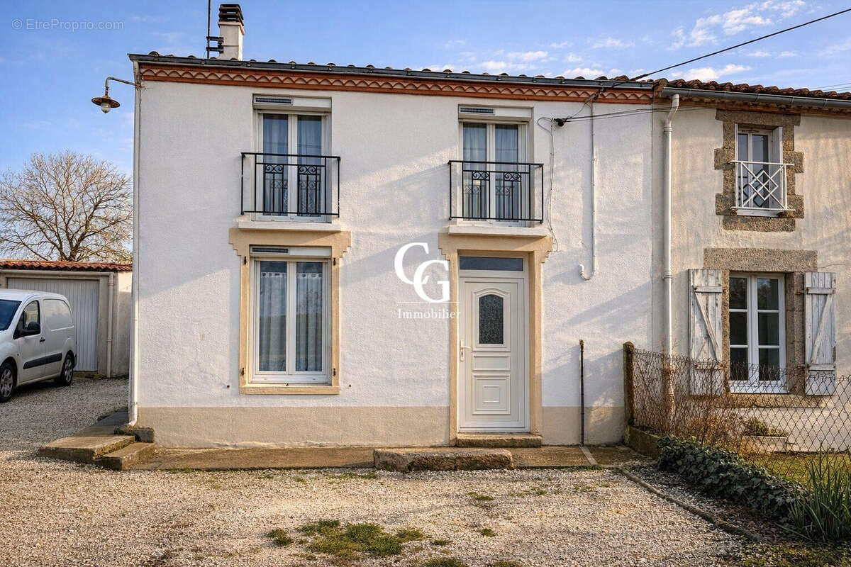 Maison à VIEILLEVIGNE