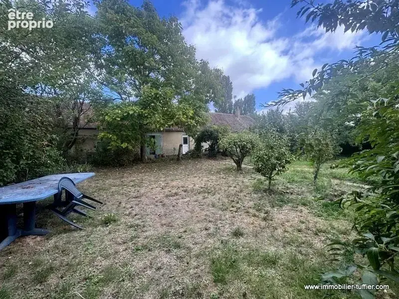 – maison à rénover – 8 000 m² de terrain – 120 m² de dépendance - photo 4