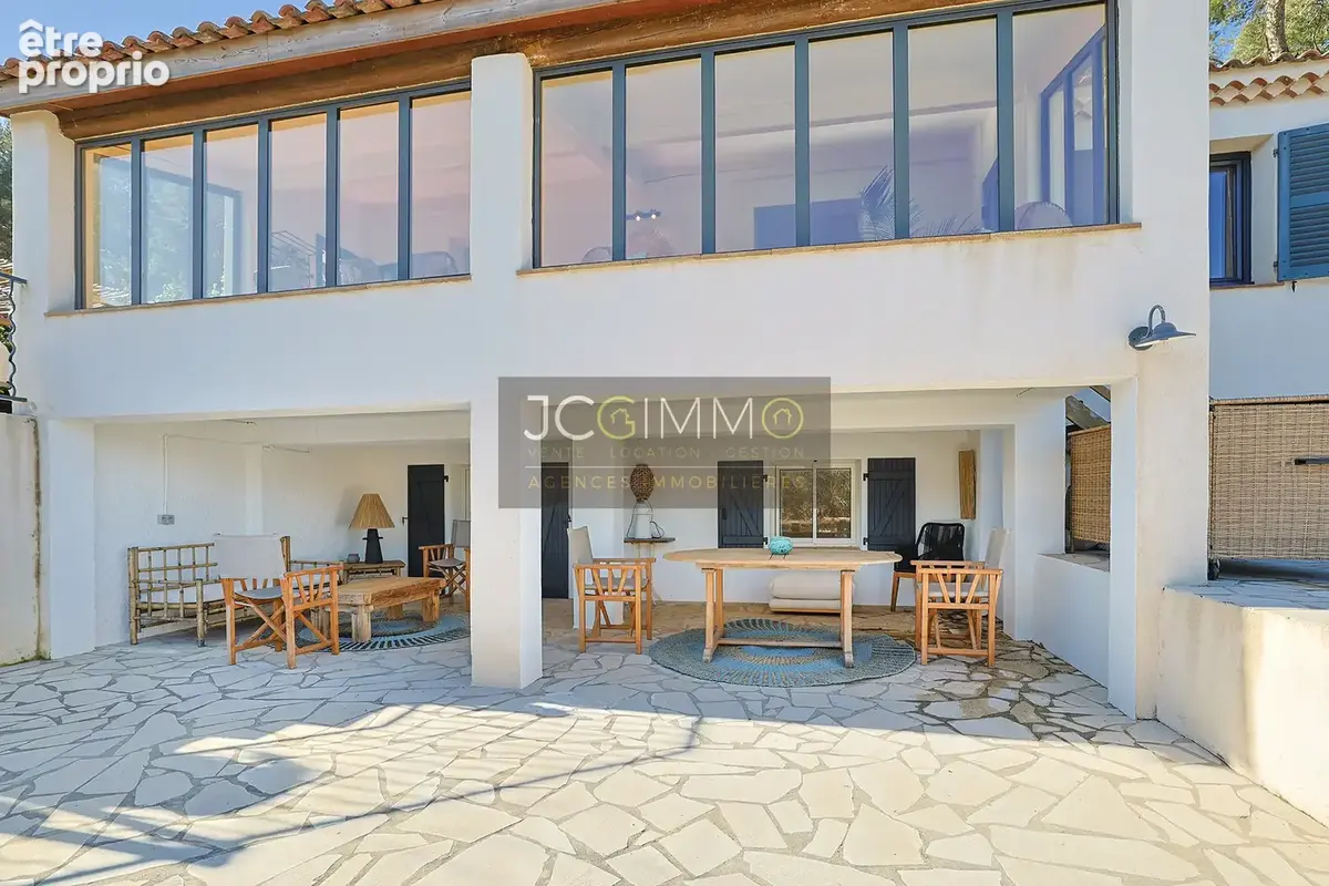 Carqueirane - villa t6 183 m2 vue mer dominante et panoramique avec studio - photo 38