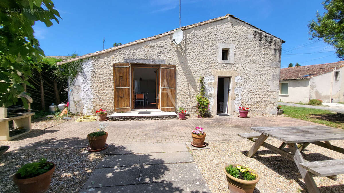 Maison Mortagne Sur Gironde 4 pièce(s) 135 m² - photo 2