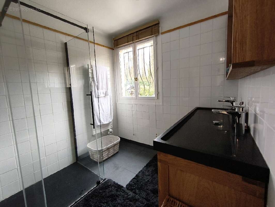 Maison à NESLES-LA-VALLEE