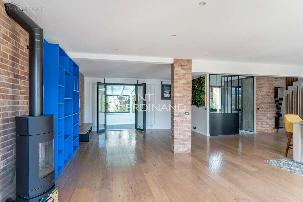 Maison à SARTROUVILLE