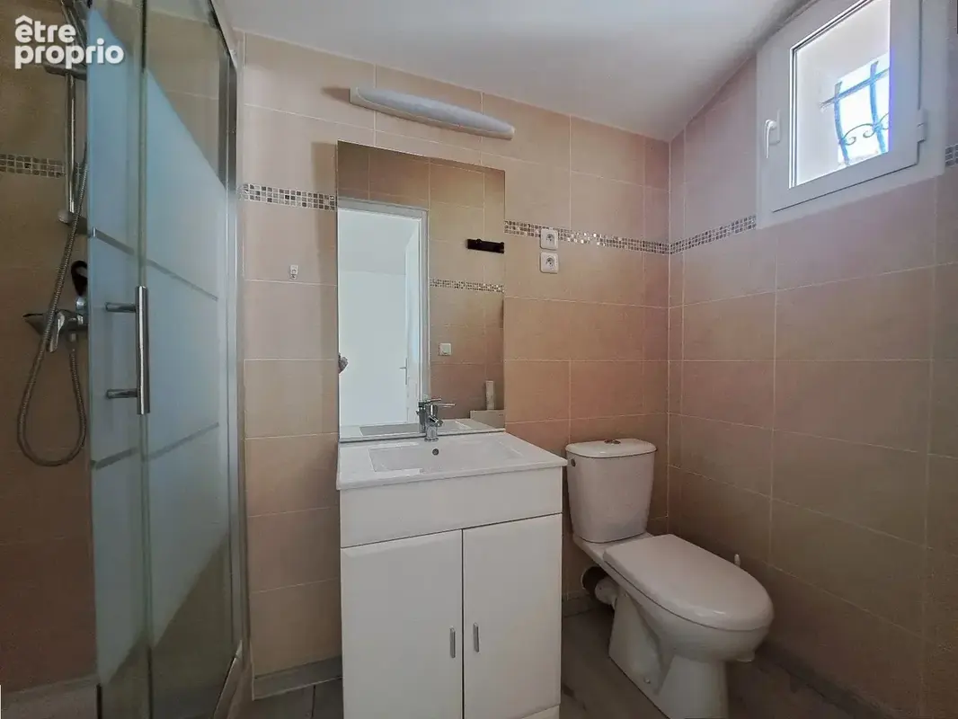 Maison avec 2 appartements et dépendance sur un terrain avec piscine - photo 20