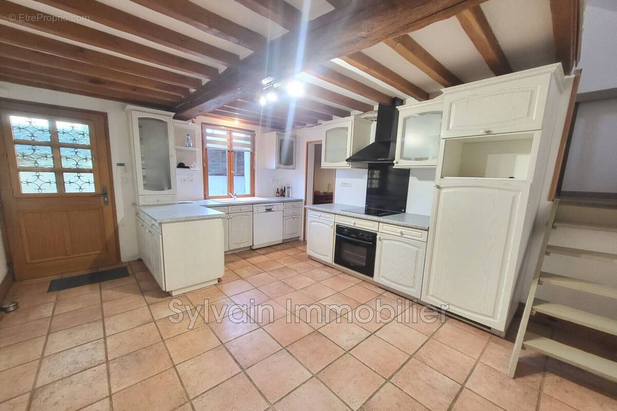 Maison 88 m² à Moliens  - photo 4