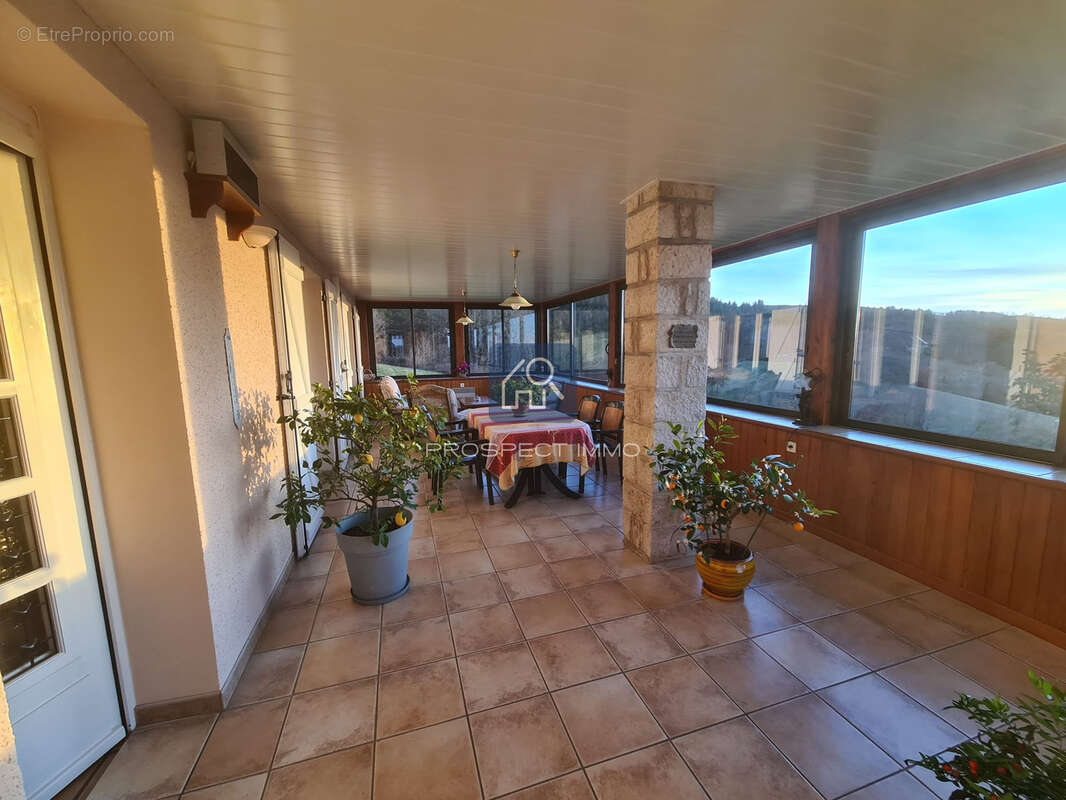 Grande maison familiale avec vue imprenable à Gages - photo 9