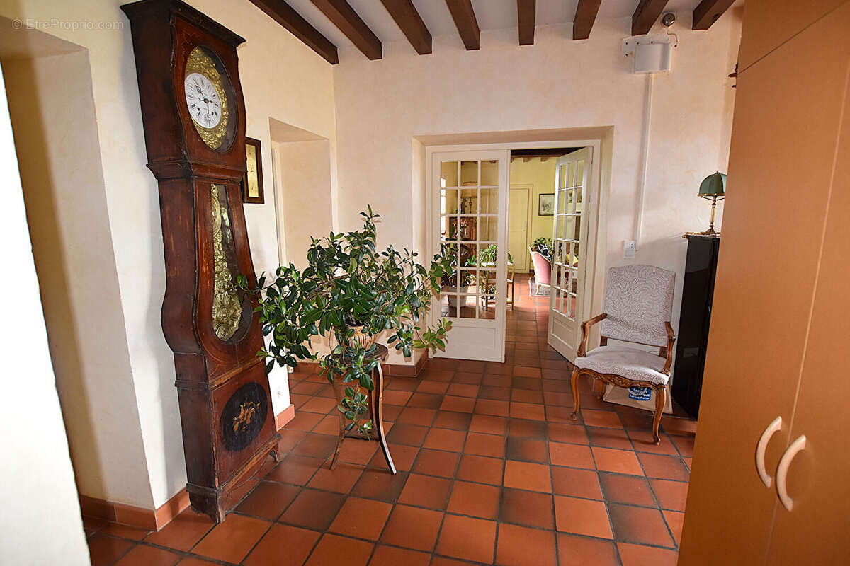 Maison avec cachet et beau terrain : - photo 11