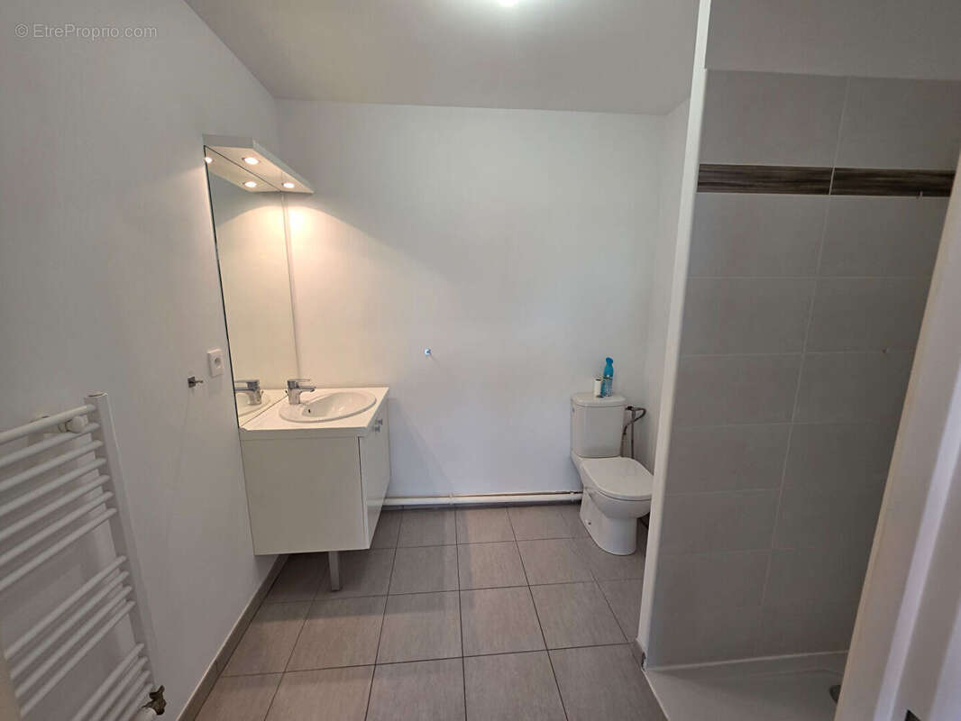 Roubaix edouard vaillant, t2 de 43 m² avec grand balcon, ascenseur et parking. proximité edhec et croix - photo 11