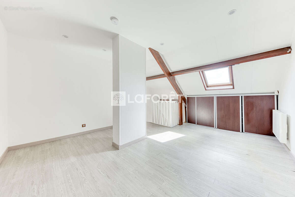 Appartement à OZOIR-LA-FERRIERE