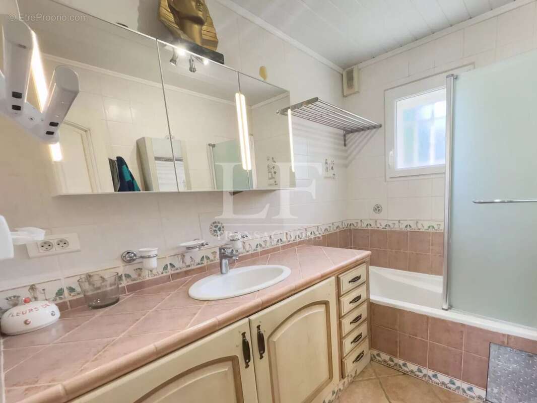 Maison à LES ADRETS-DE-L'ESTEREL