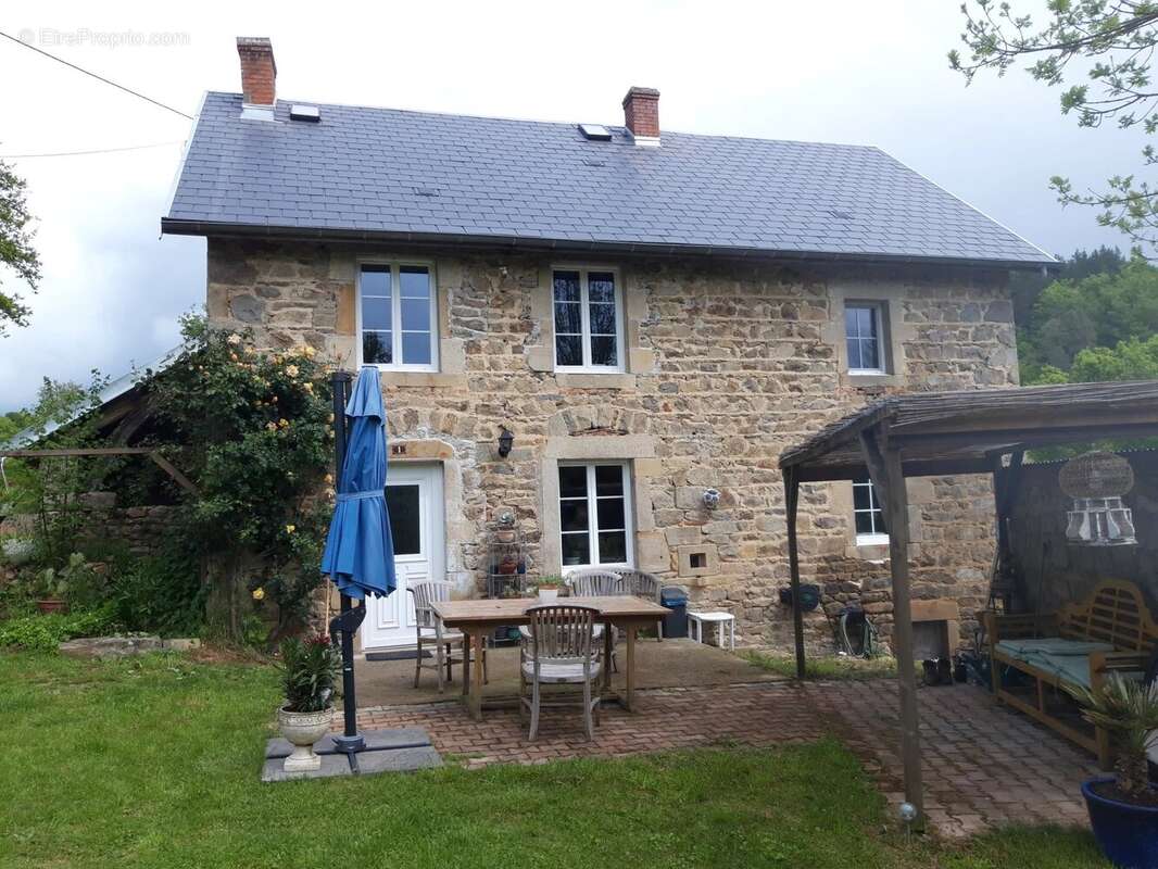 Maison à SAINT-GERVAIS-D&#039;AUVERGNE