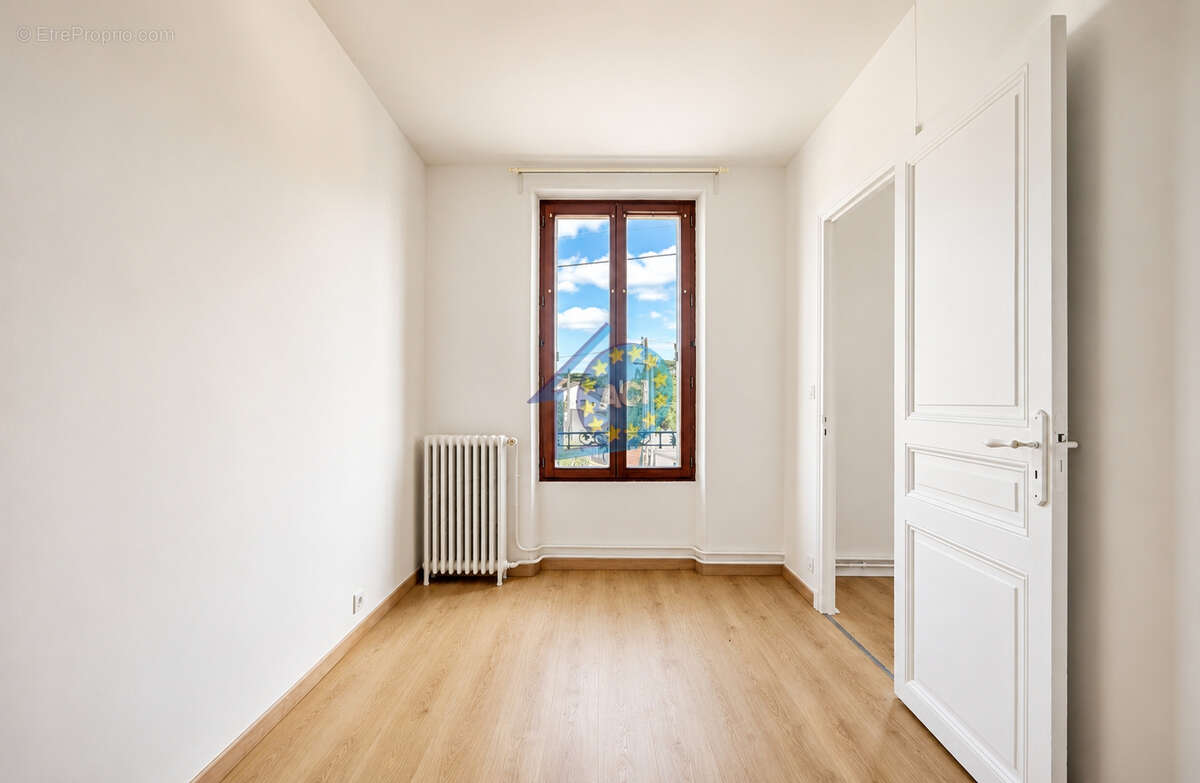 Maison bourgeoise Mantes-la-Jolie - 80 m² - 3 chambres - 450 m² terrain - photo 6