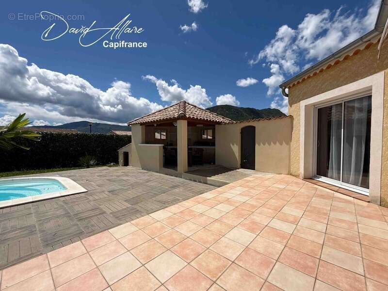 Maison à LARAGNE-MONTEGLIN