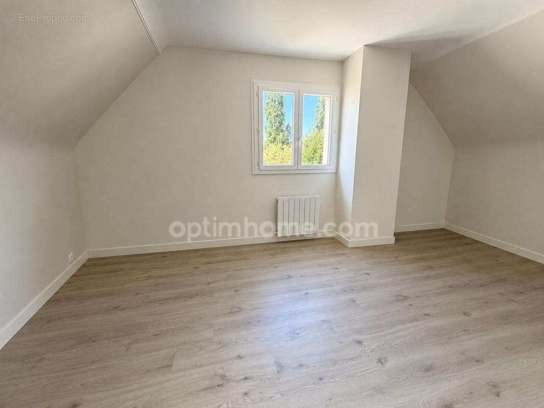 Maison familiale 4 chambres - vie de plain-pied, garage et grand jardin - Saint-Germain-de-Livet (14100) - photo 15