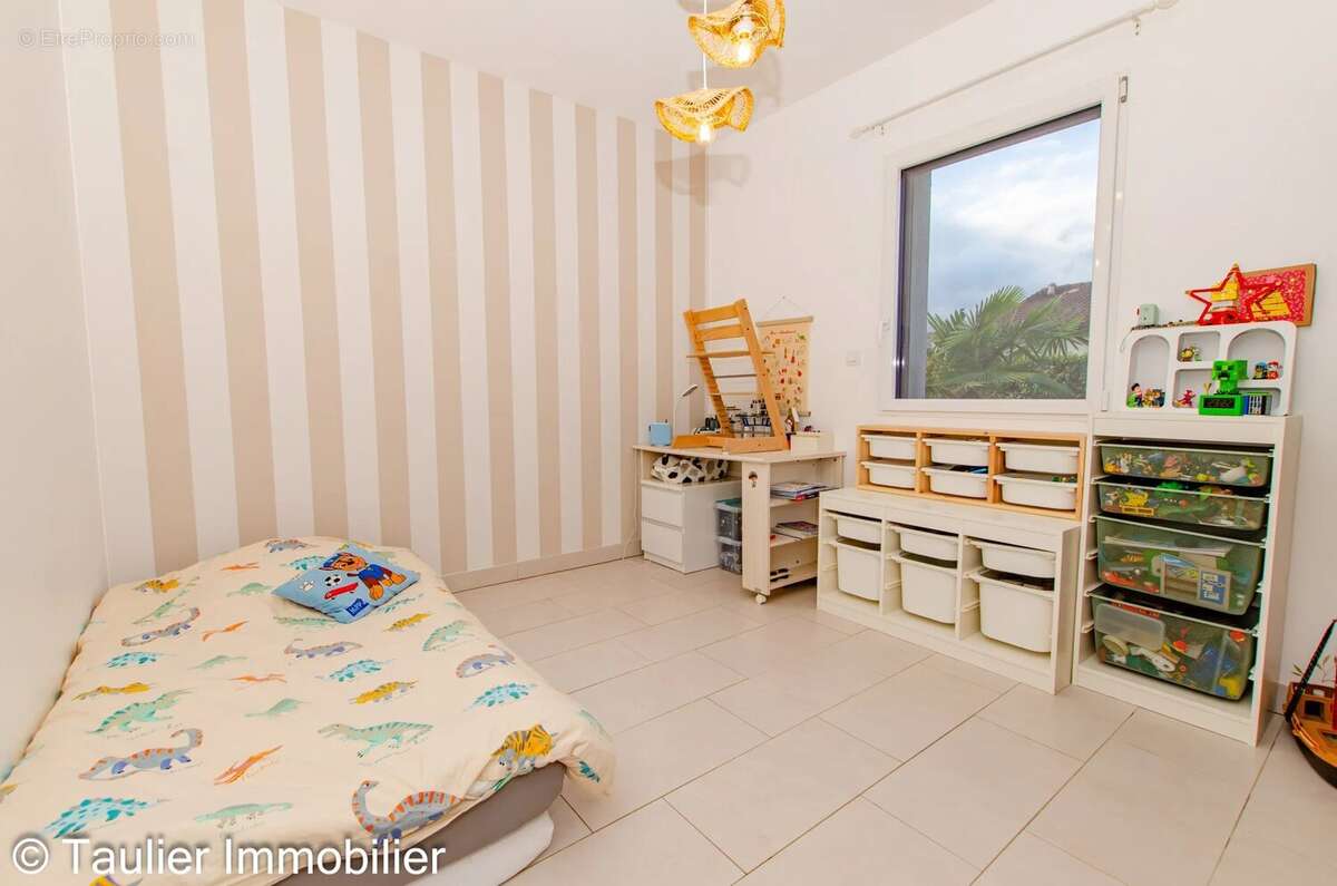 Maison à SAINT-LATTIER