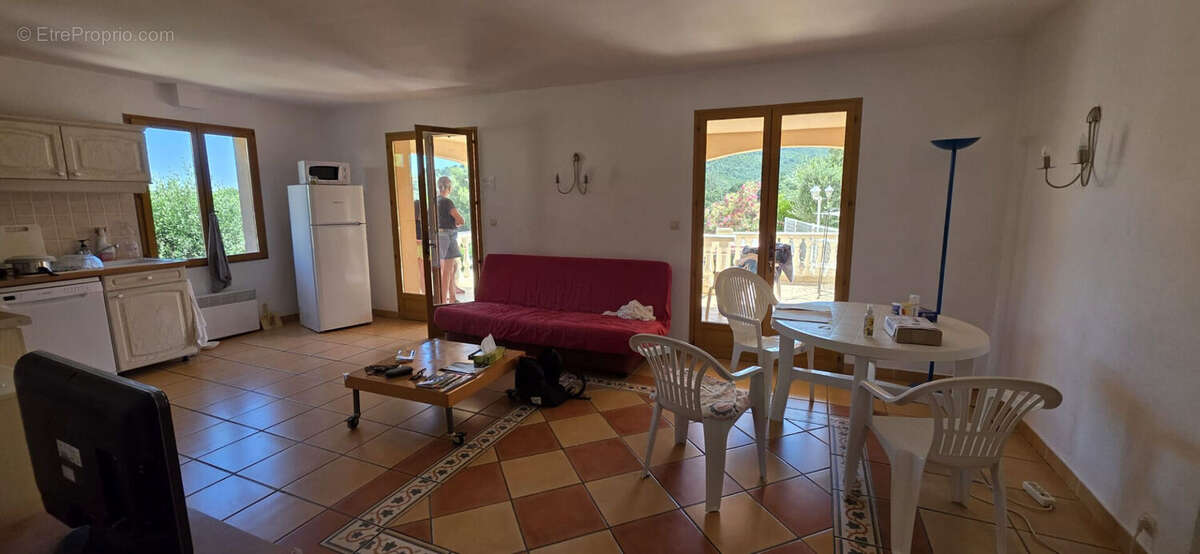 Maison à LES ISSAMBRES