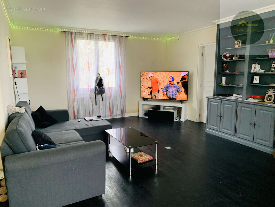 Cheroy plain-pied 3 chambres et un bureau  sur 2200 m2 - photo 5