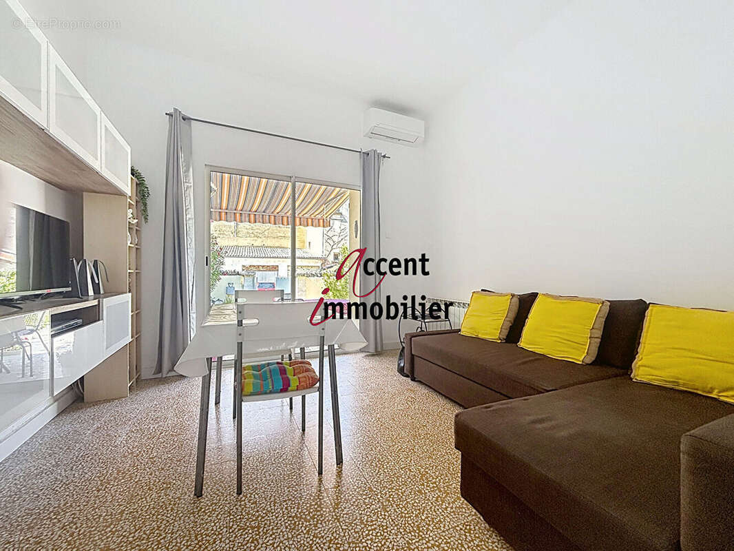 Appartement T3 avec cour extérieur et garage - photo 4