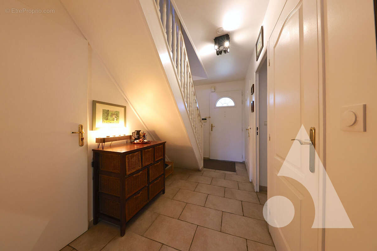 Maison à SAINT-PIERRE-DU-PERRAY