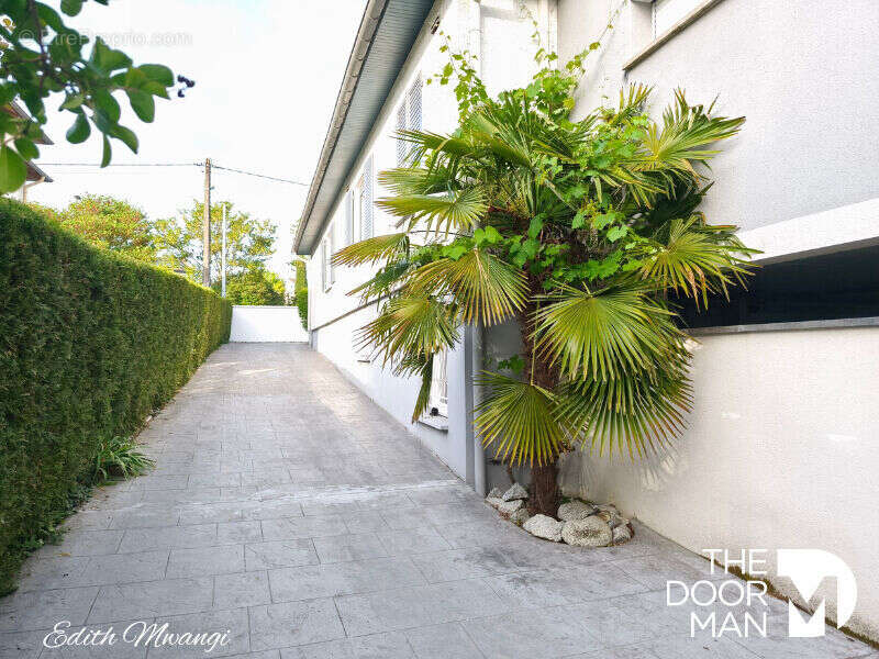 Maison à BRUGUIERES