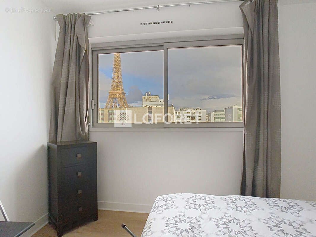 Appartement à PARIS-15E