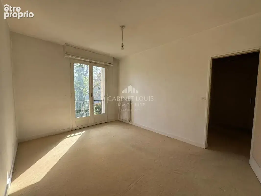 À rénover – Appartement 4 pièces avec balcon et parking - photo 10