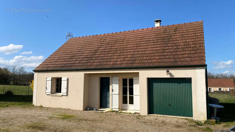 À vendre – Pavillon de plain-pied -2 chambres - jardin et garage  COUTARNOUX (89) - photo 3