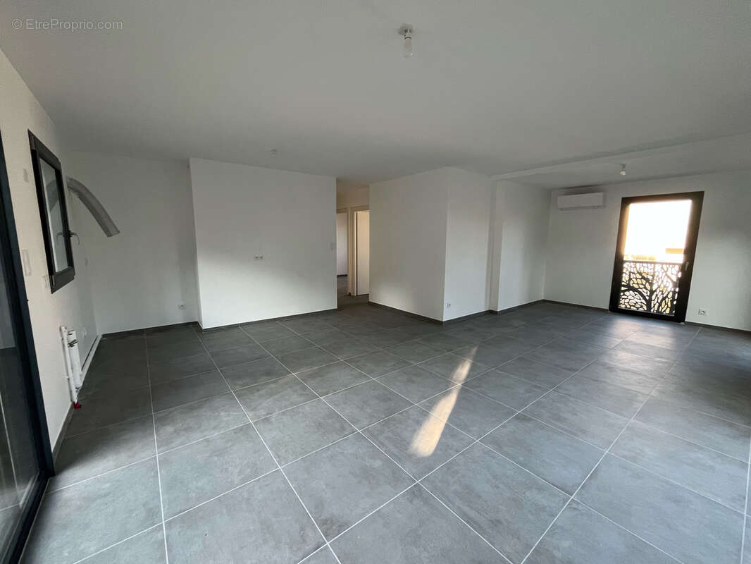 Appartement à SIX-FOURS-LES-PLAGES