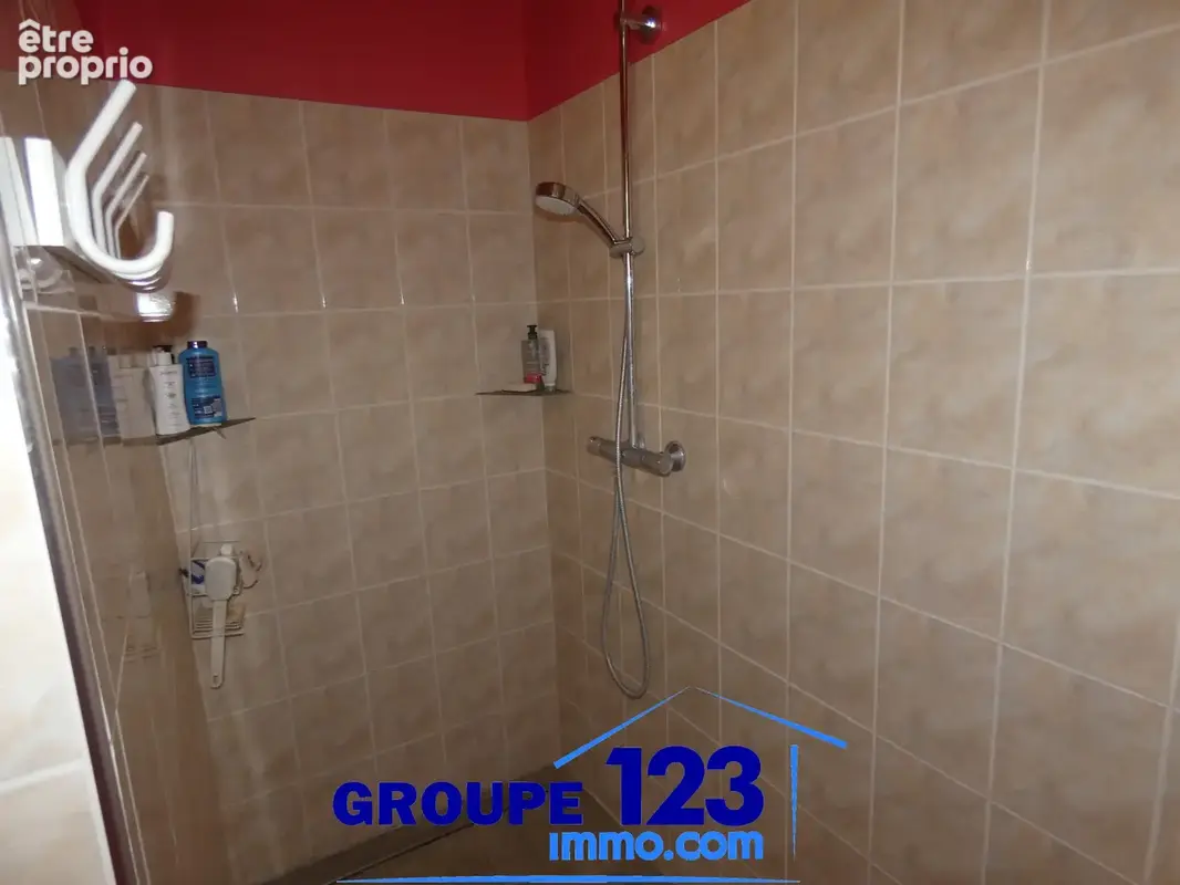 Maison et local commercial - photo 12