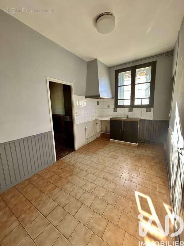 Maison 133 m² à Montblanc  - photo 4