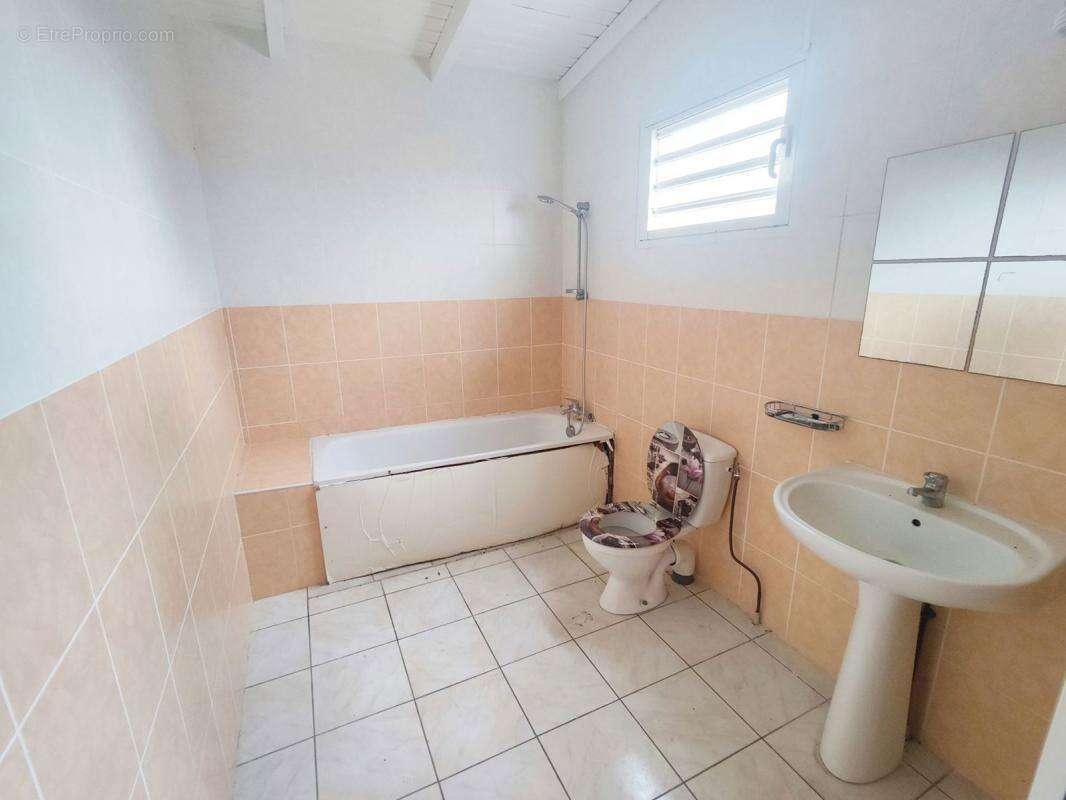 Maison à BASSE-TERRE