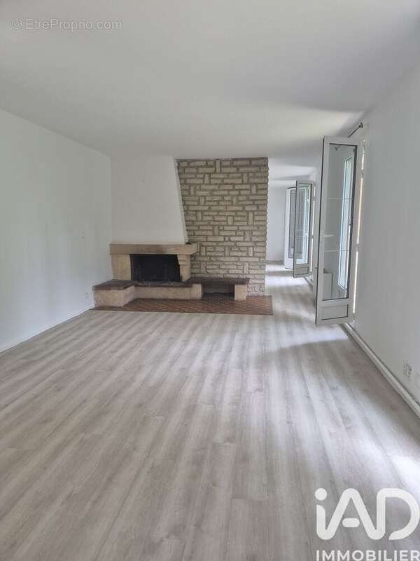 Photo 9 - Maison à MONTCOURT-FROMONVILLE
