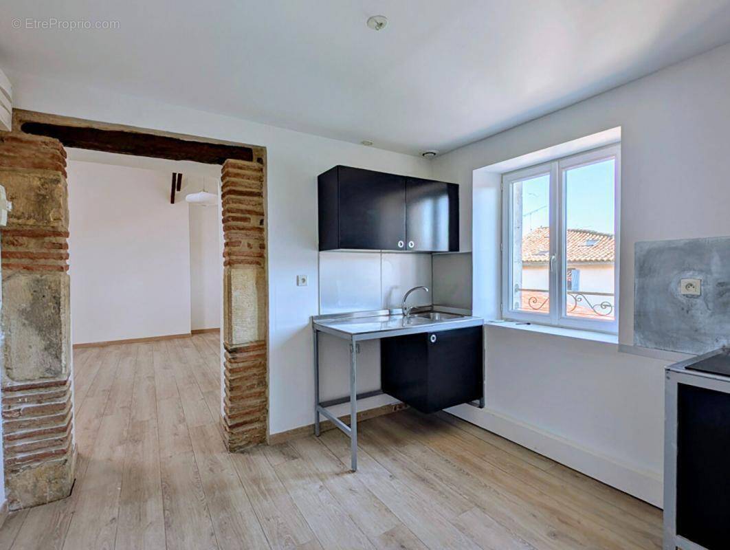 Appartement à CAZERES