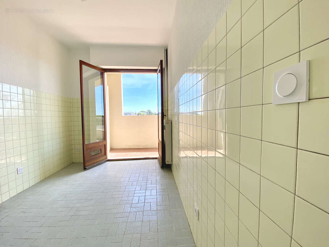 Cuisine - Appartement à CAGNES-SUR-MER