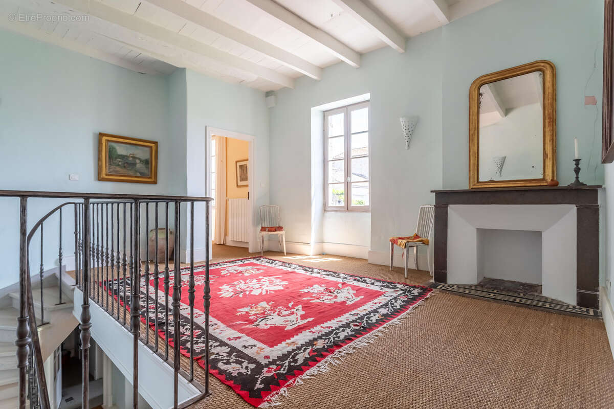 Maison à BEAUVILLE