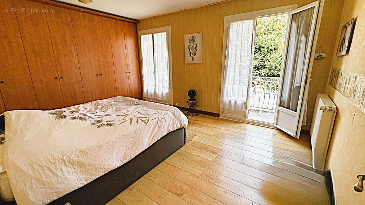 Maison 181 m² à Saint-Leu-La-Foret  - photo 6