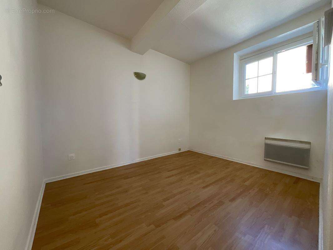 Appartement à CAZERES